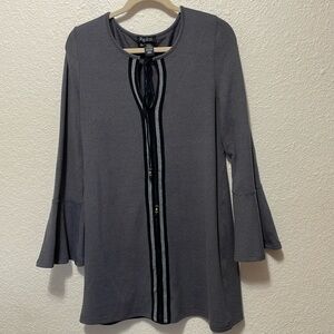 Papillon Women's Gray Tunic/ Short Dress. Very Good Condition. Size L.
